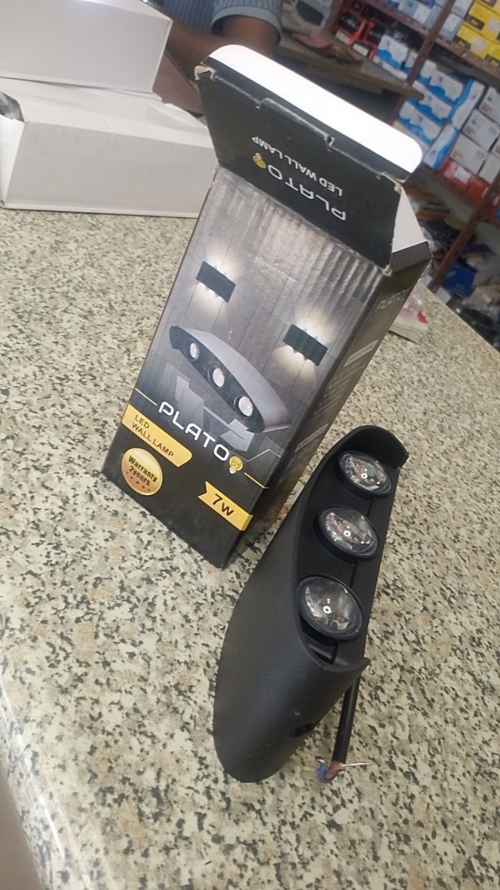 የደረጃ መብራት ባለ3 ጥቁር